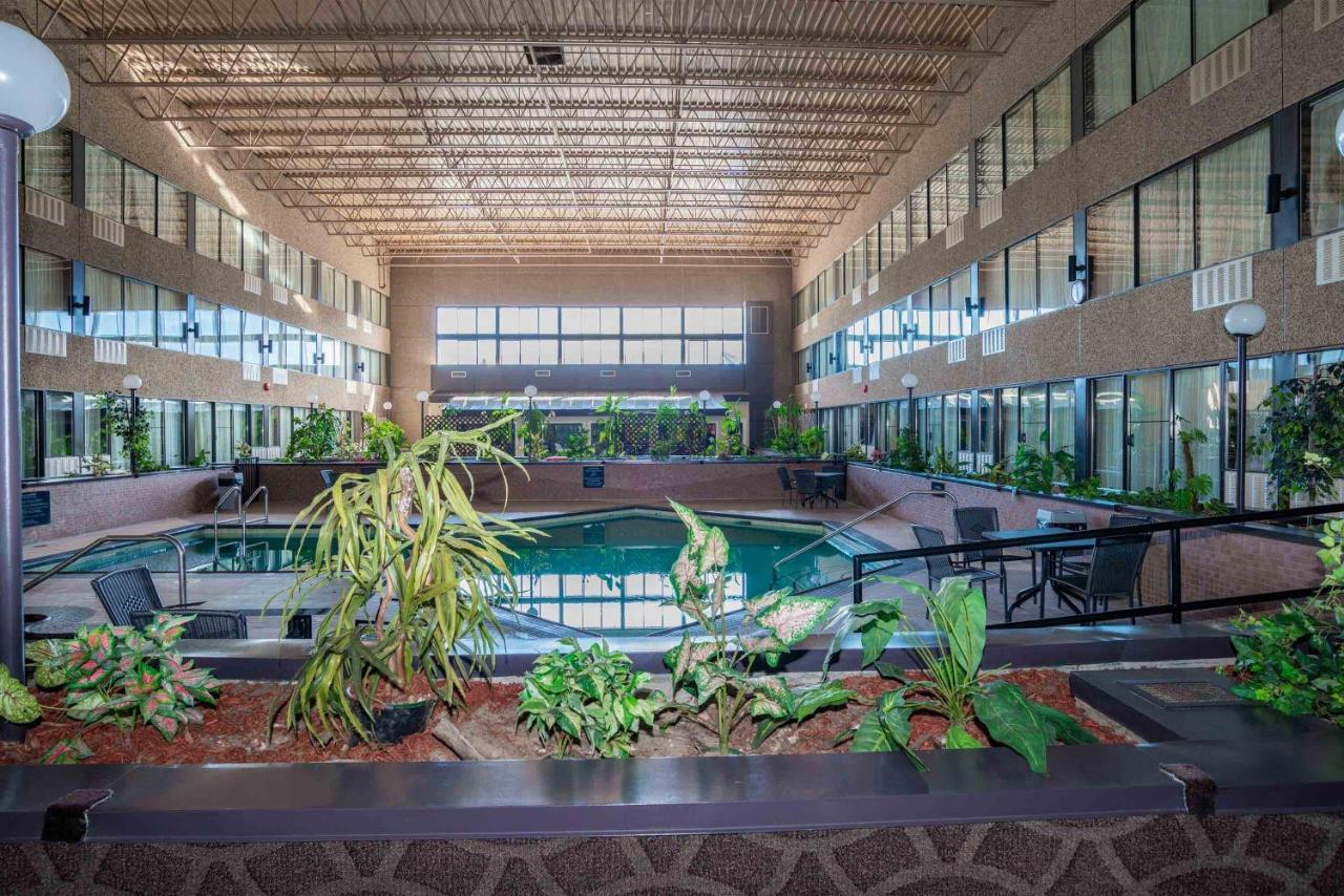 Sandman Hotel Castlegar Esterno foto